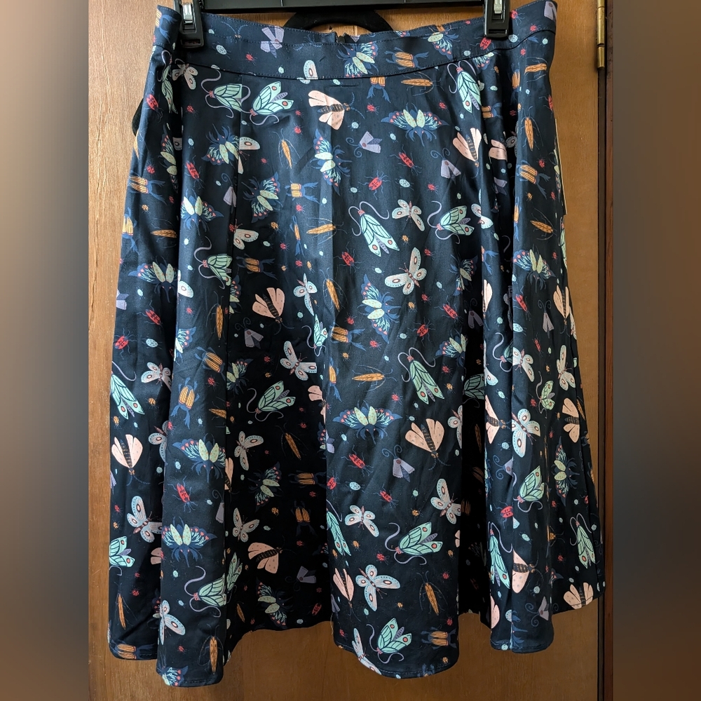 White and Blue A-Line Knee-Length Skirt with Tie Front
